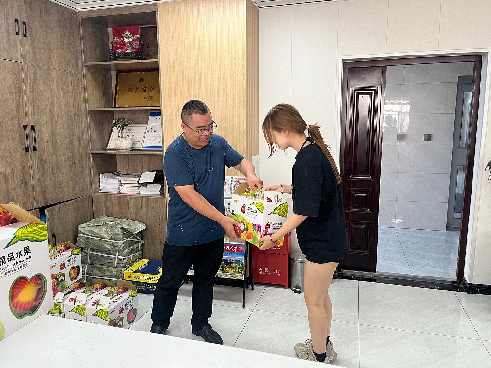 甘肃信合工程设计有限公司工会委员会 为员工发放夏日高温福利