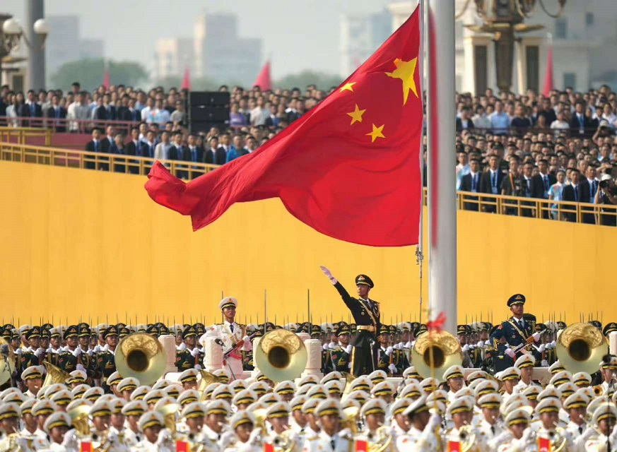 甘肃信合工程设计有限公司组织集体观看阅兵仪式，威武之师激励奋发之志